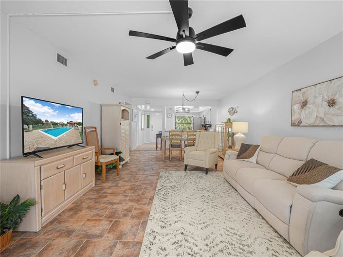 Image No.10-Propriété de 2 chambres à vendre à États-Unis