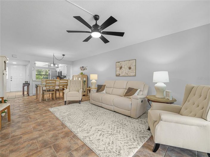 Image No.2-Propriété de 2 chambres à vendre à États-Unis