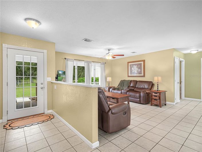 Image No.8-4 Bed House for sale