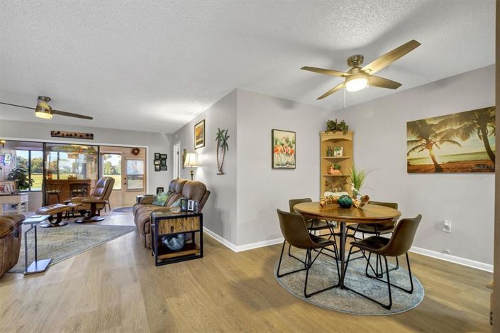 Image No.13-Propriété de 2 chambres à vendre à États-Unis