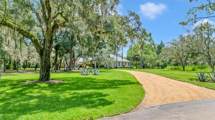 Image No.14-4 Bed Property for sale