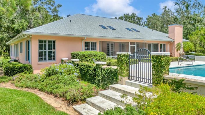 Image No.19-4 Bed Property for sale