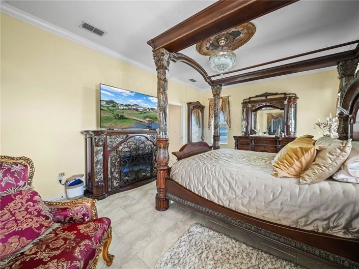 Image No.21-5 Bed Property for sale