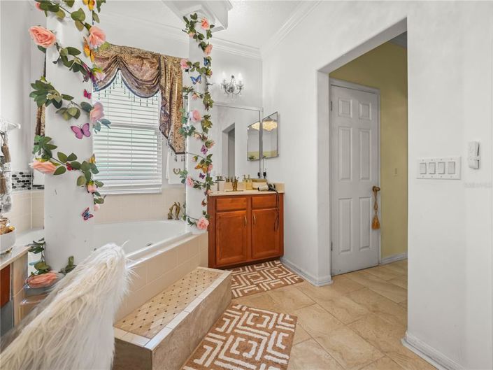 Image No.24-5 Bed Property for sale