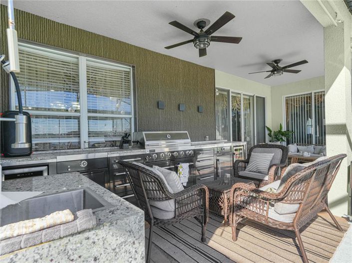 Image No.28-5 Bed Property for sale