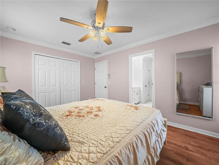 Image No.47-5 Bed Property for sale