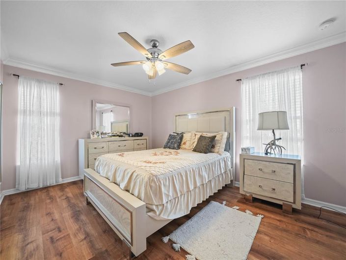 Image No.48-5 Bed Property for sale