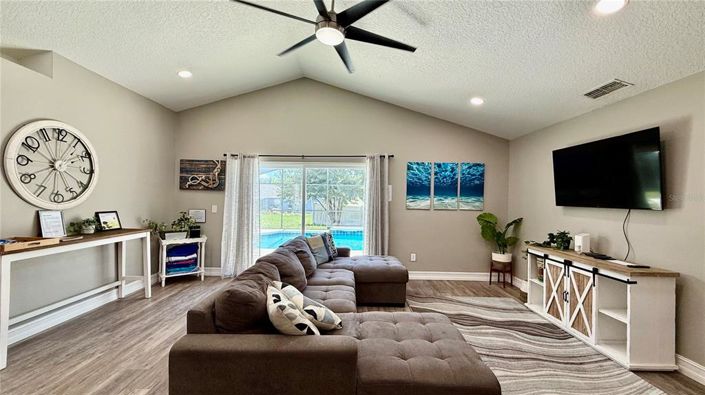 Image No.8-3 Bed House for sale