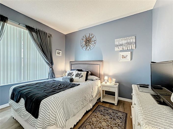 Image No.37-4 Bed Property for sale