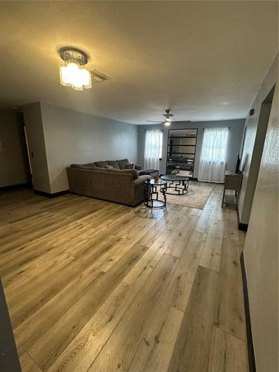 Image No.42-Propriété de 4 chambres à vendre à États-Unis