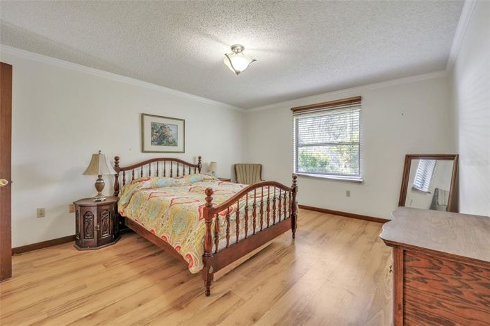 Image No.18-2 Bed Property for sale