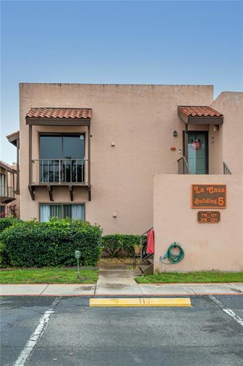 Image No.2-Appartement de 2 chambres à vendre à Saint John