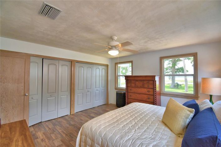 Image No.28-6 Bed Property for sale