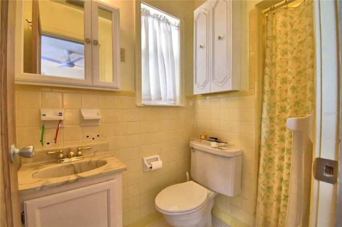 Image No.33-6 Bed Property for sale