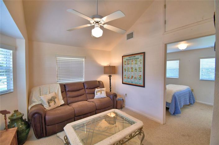 Image No.42-6 Bed House for sale