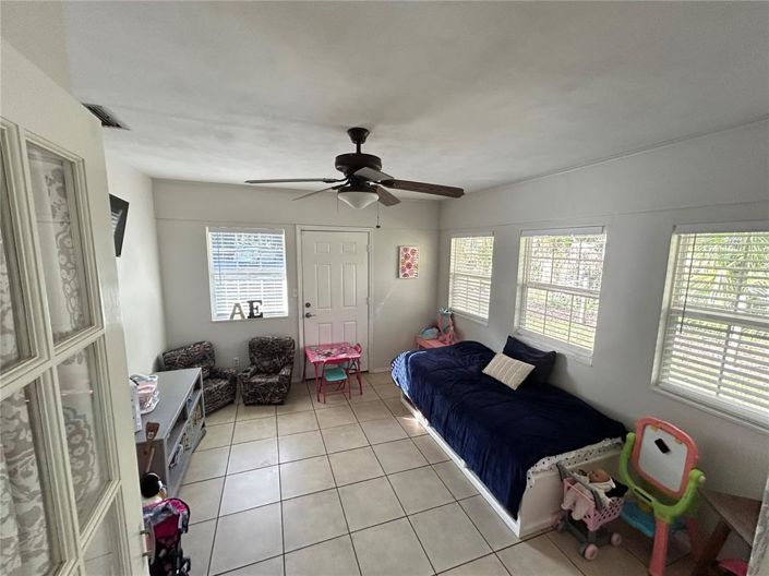 Image No.12-3 Bed House for sale