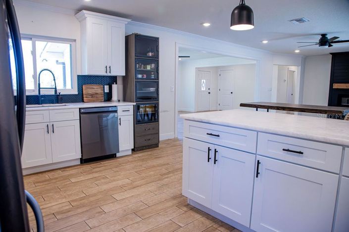 Image No.20-4 Bed Property for sale