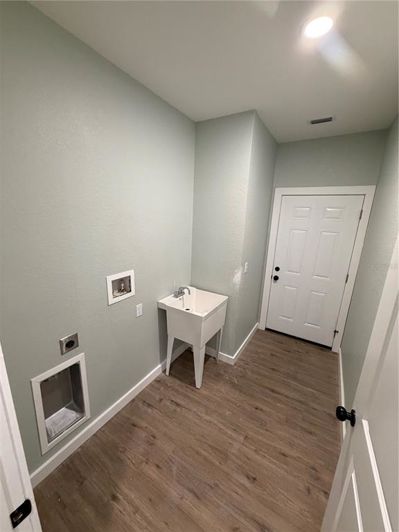 Image No.12-4 Bed Property for sale