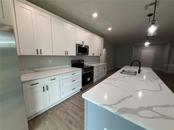 Image No.6-4 Bed Property for sale