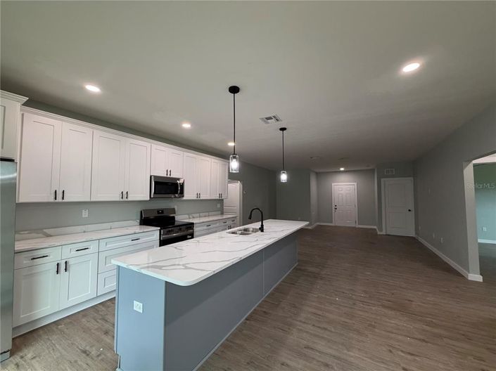 Image No.8-4 Bed Property for sale