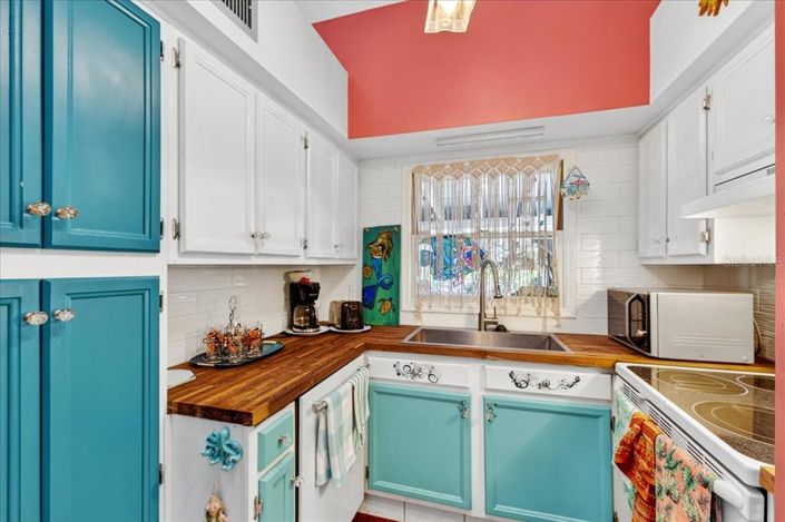 Image No.23-3 Bed Property for sale