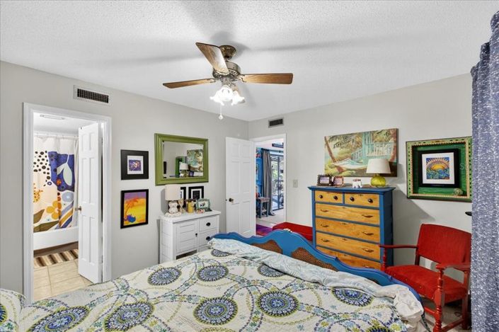 Image No.28-3 Bed Property for sale