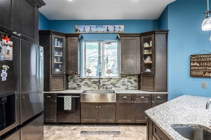 Image No.10-2 Bed Property for sale