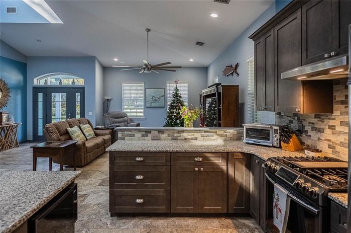 Image No.11-2 Bed Property for sale