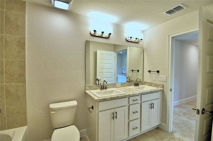 Image No.43-4 Bed Property for sale