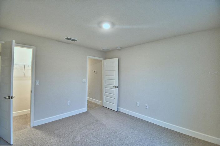 Image No.31-Propriété de 4 chambres à vendre à États-Unis