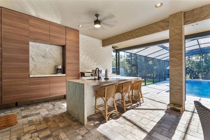 Image No.5-4 Bed Property for sale