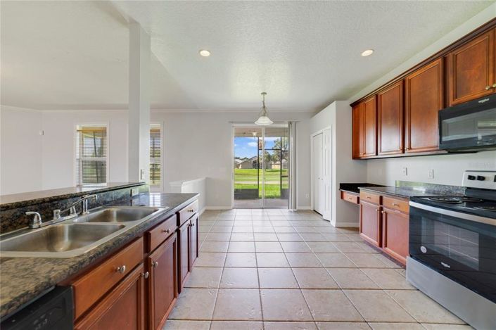 Image No.3-5 Bed House for sale