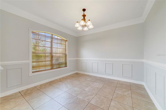 Image No.5-5 Bed House for sale