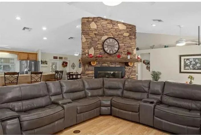 Image No.19-3 Bed House for sale