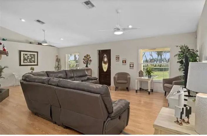 Image No.20-3 Bed House for sale