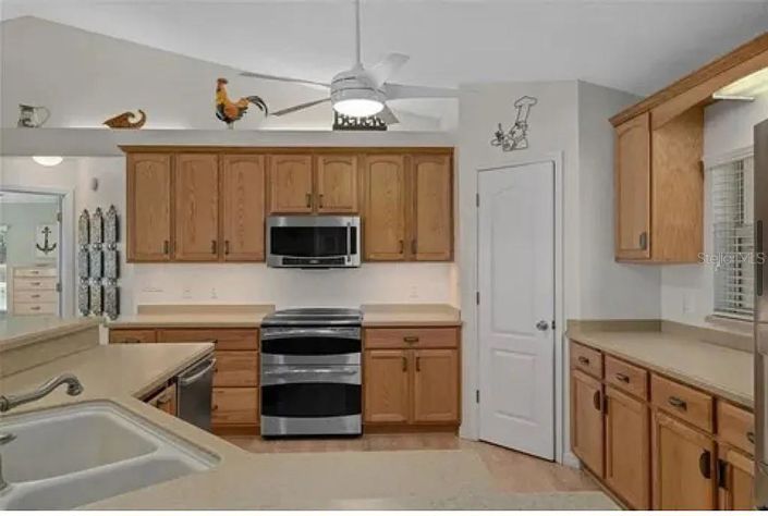 Image No.25-3 Bed Property for sale