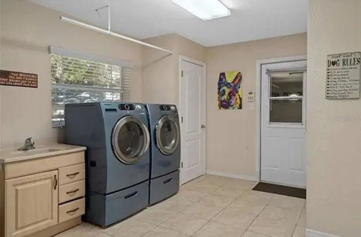 Image No.30-3 Bed Property for sale