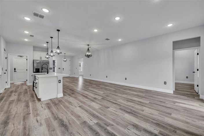 Image No.21-4 Bed Property for sale