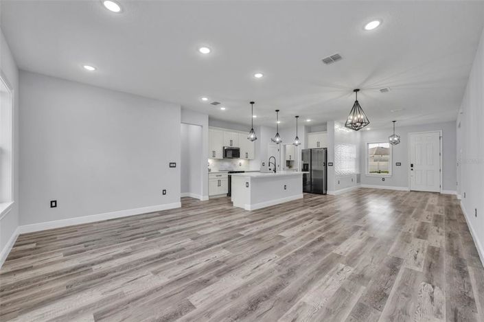 Image No.22-4 Bed Property for sale