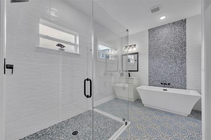 Image No.30-4 Bed Property for sale