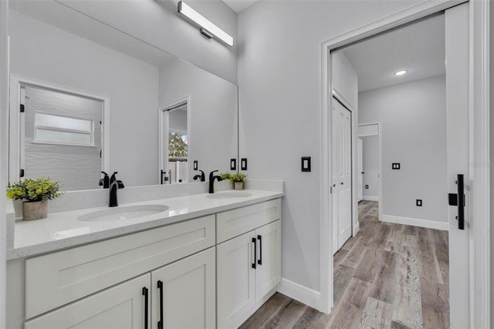 Image No.36-4 Bed Property for sale