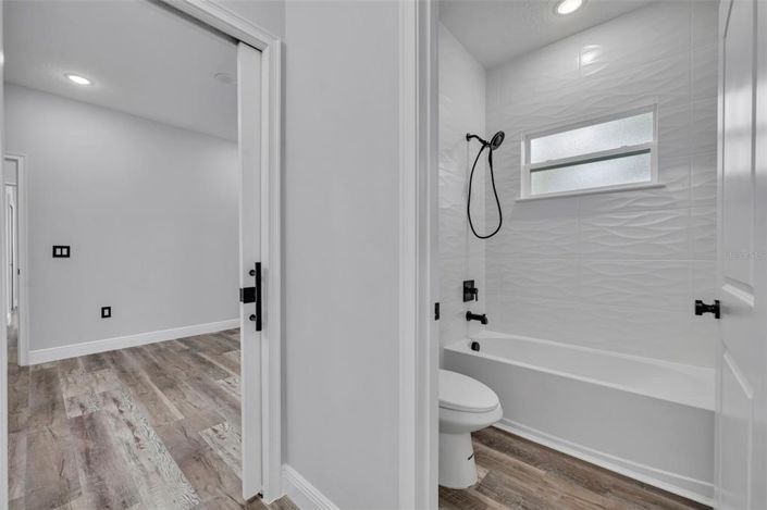 Image No.37-4 Bed Property for sale