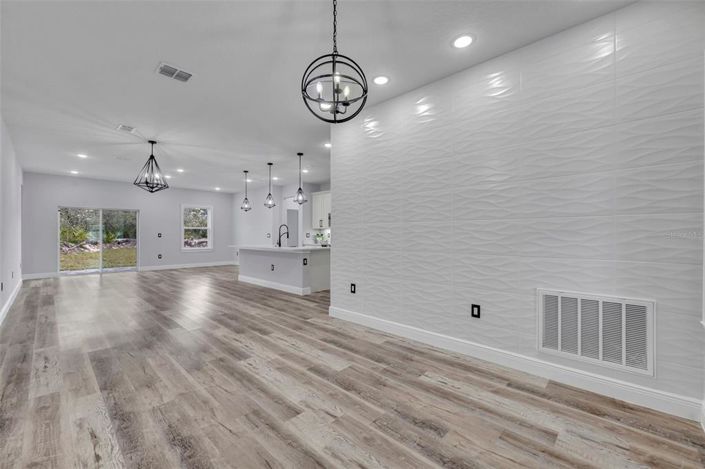 Image No.5-4 Bed Property for sale