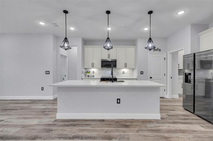 Image No.9-4 Bed Property for sale