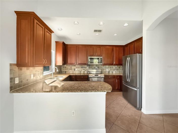 Image No.12-3 Bed Property for sale