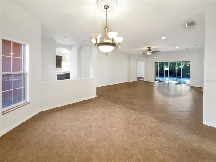 Image No.8-3 Bed Property for sale