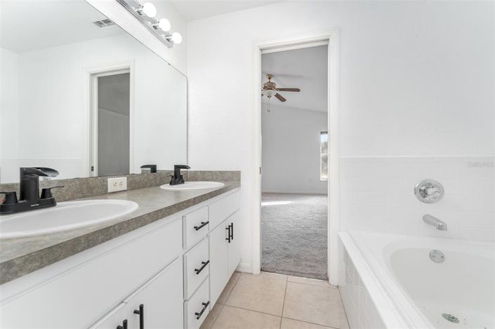 Image No.28-Propriété de 3 chambres à vendre à États-Unis