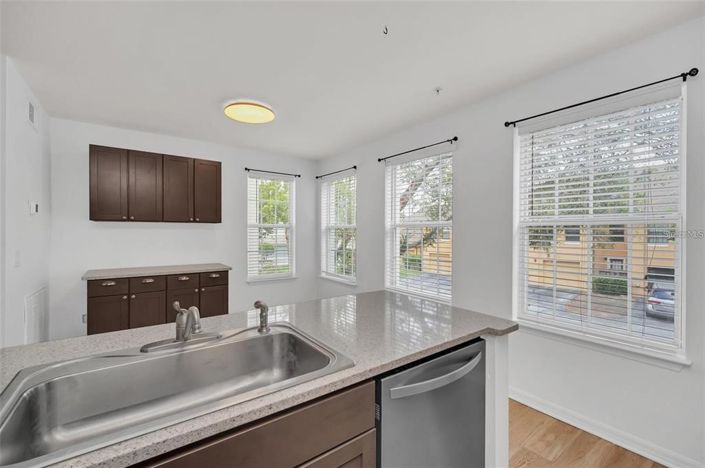 Image No.26-3 Bed Townhouse for sale