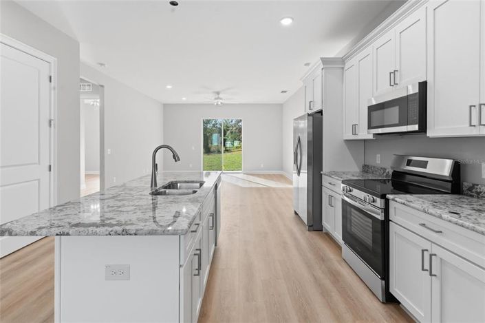 Image No.10-4 Bed Property for sale