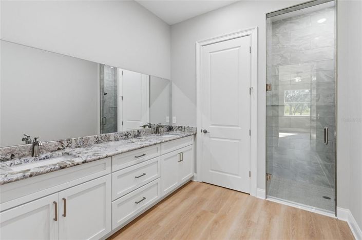 Image No.24-4 Bed Property for sale